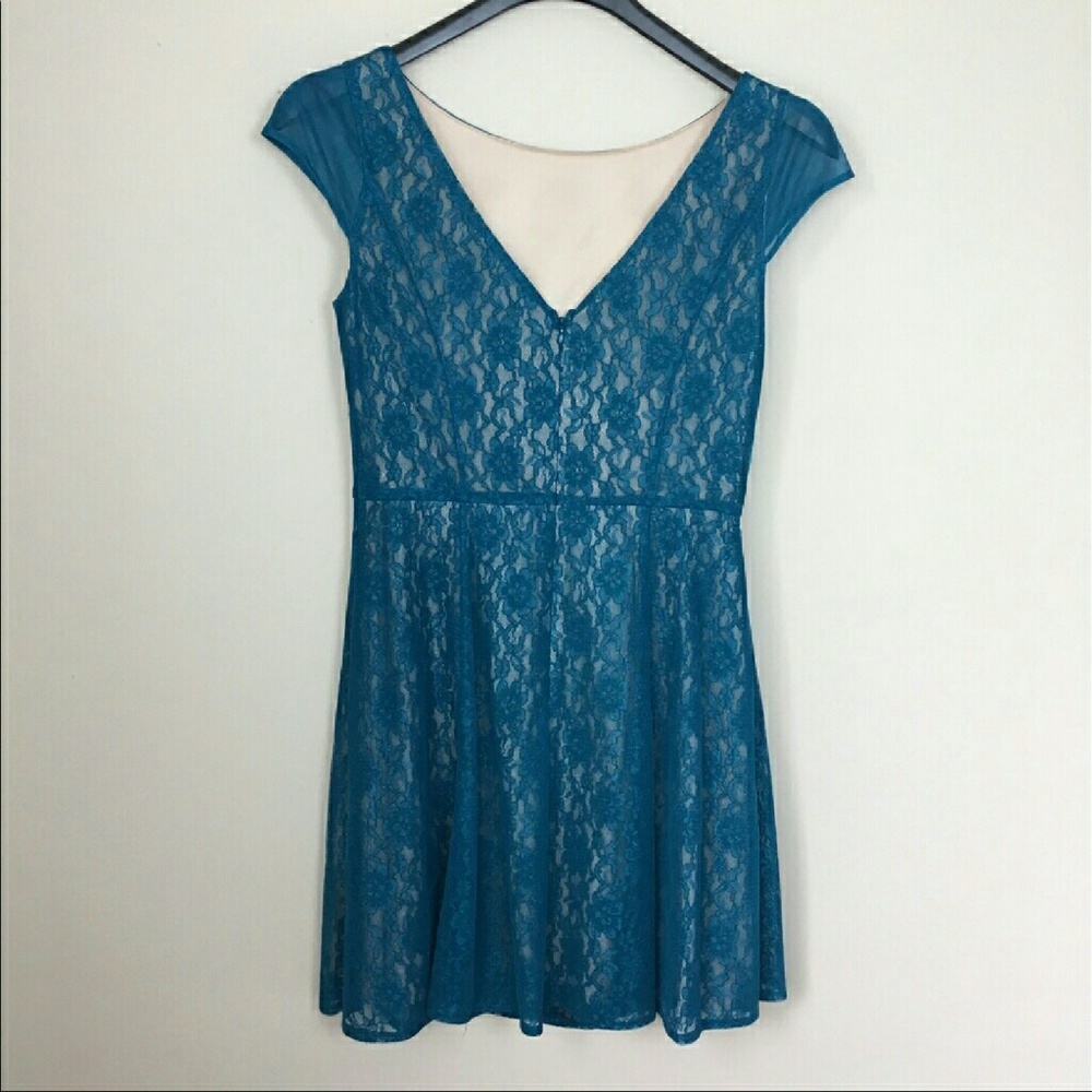 Dress - Picture 4 of 4